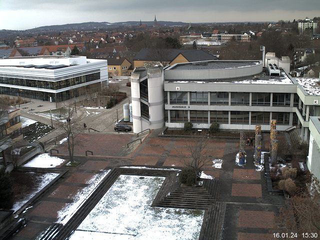 Foto der Webcam: Verwaltungsgebäude, Innenhof mit Audimax, Hörsaal-Gebäude 1