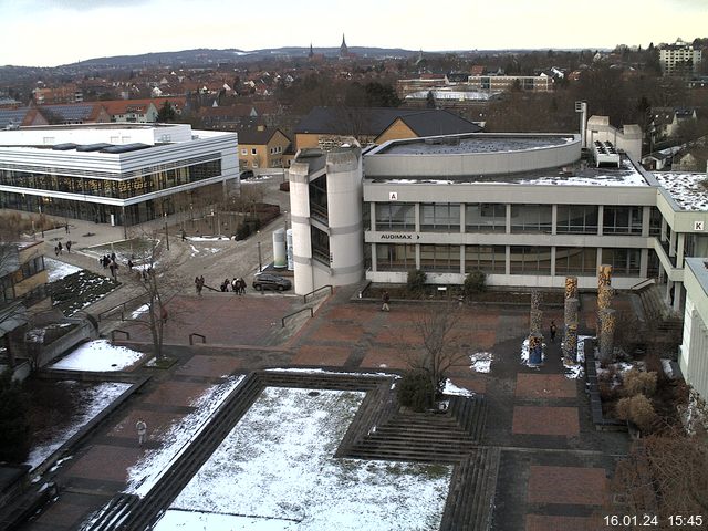 Foto der Webcam: Verwaltungsgebäude, Innenhof mit Audimax, Hörsaal-Gebäude 1