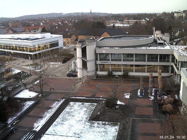 Foto der Webcam: Verwaltungsgebäude, Innenhof mit Audimax, Hörsaal-Gebäude 1