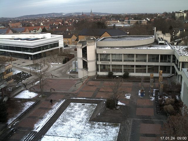 Foto der Webcam: Verwaltungsgebäude, Innenhof mit Audimax, Hörsaal-Gebäude 1