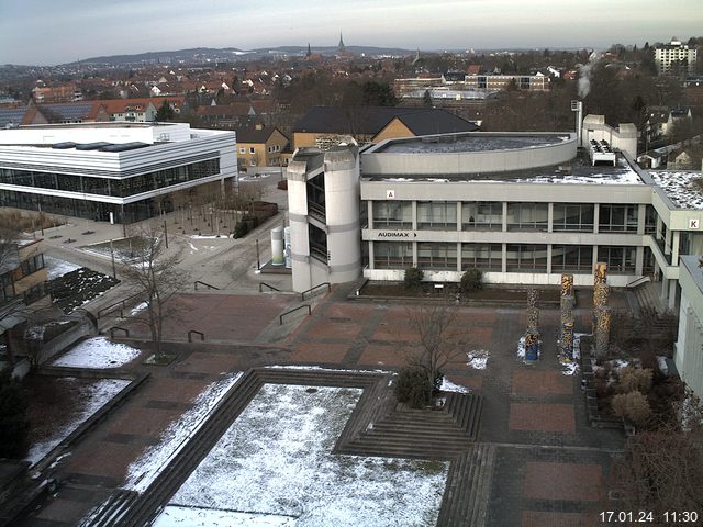 Foto der Webcam: Verwaltungsgebäude, Innenhof mit Audimax, Hörsaal-Gebäude 1