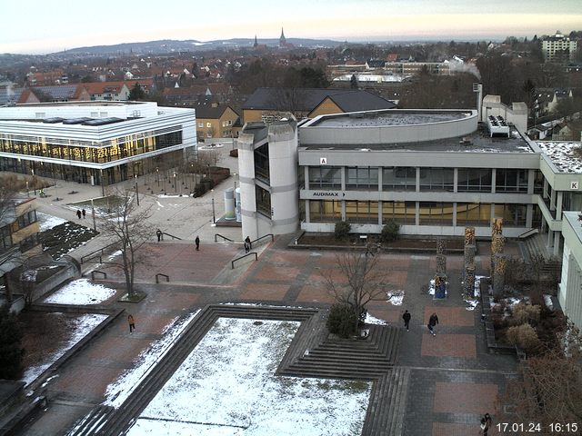 Foto der Webcam: Verwaltungsgebäude, Innenhof mit Audimax, Hörsaal-Gebäude 1