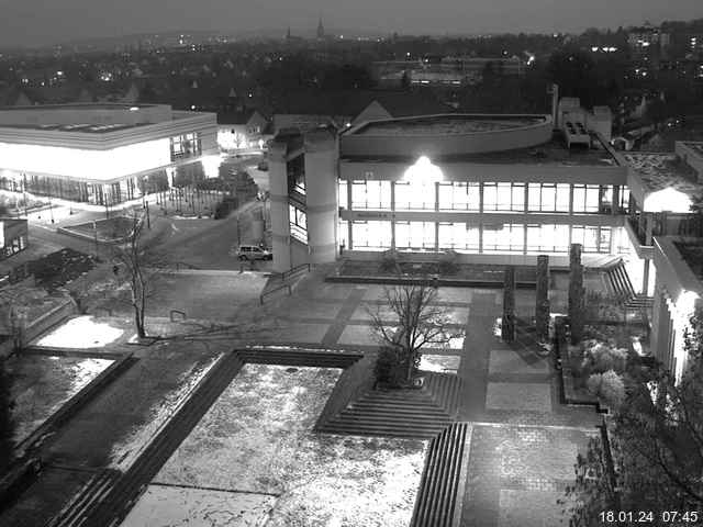 Foto der Webcam: Verwaltungsgebäude, Innenhof mit Audimax, Hörsaal-Gebäude 1