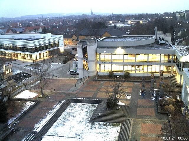 Foto der Webcam: Verwaltungsgebäude, Innenhof mit Audimax, Hörsaal-Gebäude 1