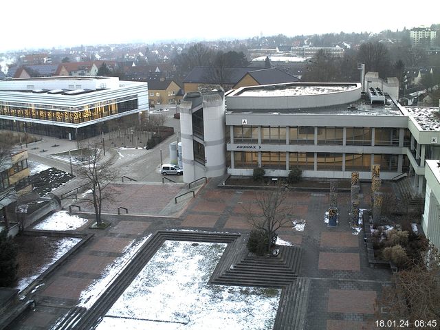 Foto der Webcam: Verwaltungsgebäude, Innenhof mit Audimax, Hörsaal-Gebäude 1