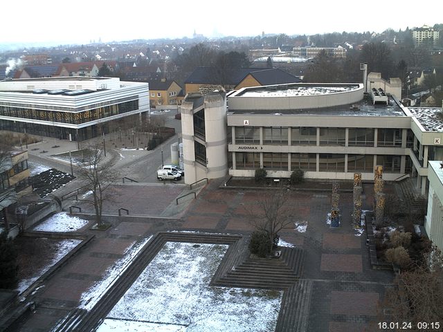 Foto der Webcam: Verwaltungsgebäude, Innenhof mit Audimax, Hörsaal-Gebäude 1