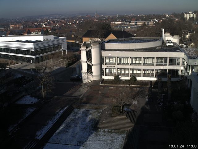 Foto der Webcam: Verwaltungsgebäude, Innenhof mit Audimax, Hörsaal-Gebäude 1