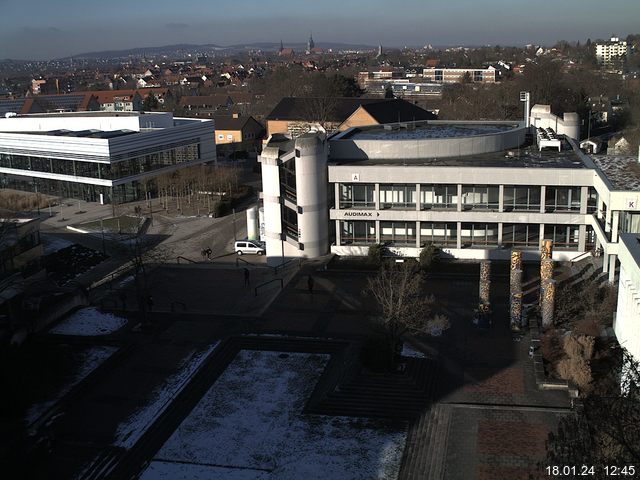 Foto der Webcam: Verwaltungsgebäude, Innenhof mit Audimax, Hörsaal-Gebäude 1