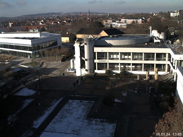 Foto der Webcam: Verwaltungsgebäude, Innenhof mit Audimax, Hörsaal-Gebäude 1