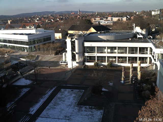 Foto der Webcam: Verwaltungsgebäude, Innenhof mit Audimax, Hörsaal-Gebäude 1