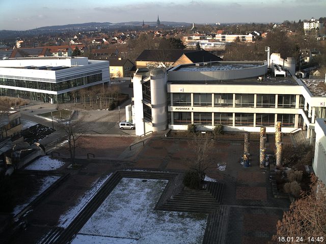 Foto der Webcam: Verwaltungsgebäude, Innenhof mit Audimax, Hörsaal-Gebäude 1