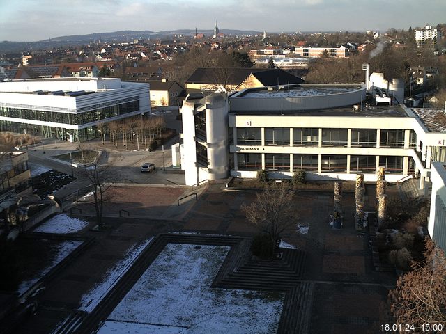 Foto der Webcam: Verwaltungsgebäude, Innenhof mit Audimax, Hörsaal-Gebäude 1