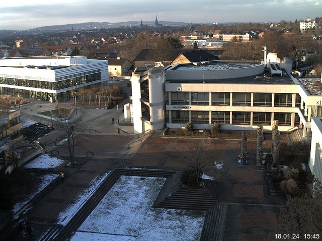 Foto der Webcam: Verwaltungsgebäude, Innenhof mit Audimax, Hörsaal-Gebäude 1