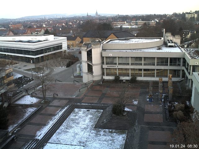 Foto der Webcam: Verwaltungsgebäude, Innenhof mit Audimax, Hörsaal-Gebäude 1