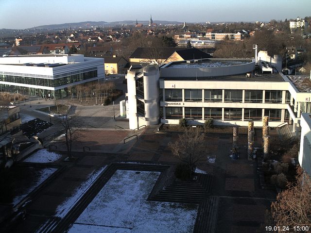 Foto der Webcam: Verwaltungsgebäude, Innenhof mit Audimax, Hörsaal-Gebäude 1