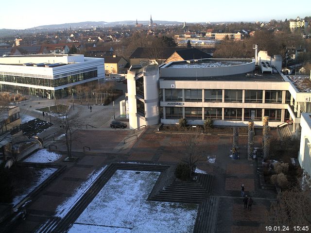 Foto der Webcam: Verwaltungsgebäude, Innenhof mit Audimax, Hörsaal-Gebäude 1