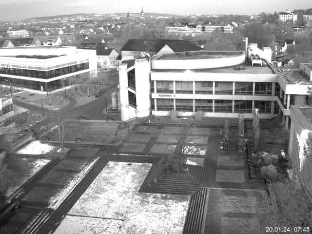 Foto der Webcam: Verwaltungsgebäude, Innenhof mit Audimax, Hörsaal-Gebäude 1