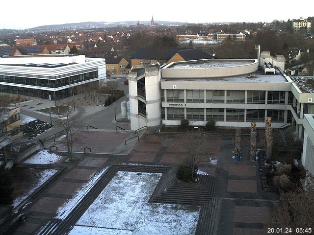 Foto der Webcam: Verwaltungsgebäude, Innenhof mit Audimax, Hörsaal-Gebäude 1