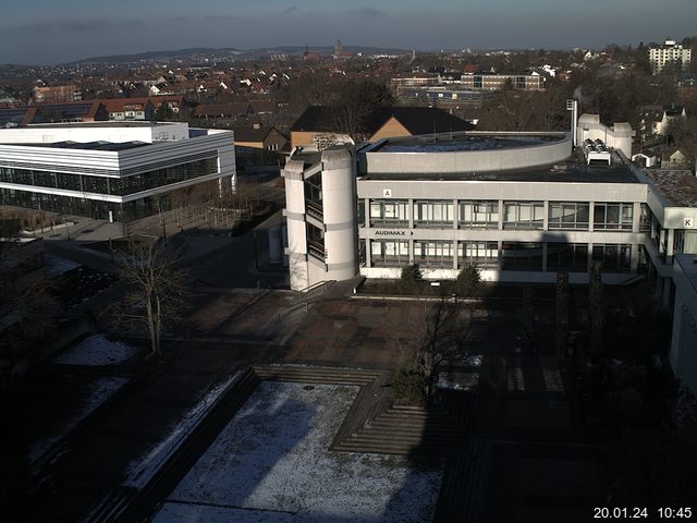 Foto der Webcam: Verwaltungsgebäude, Innenhof mit Audimax, Hörsaal-Gebäude 1