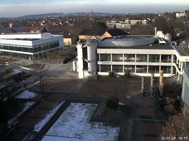 Foto der Webcam: Verwaltungsgebäude, Innenhof mit Audimax, Hörsaal-Gebäude 1