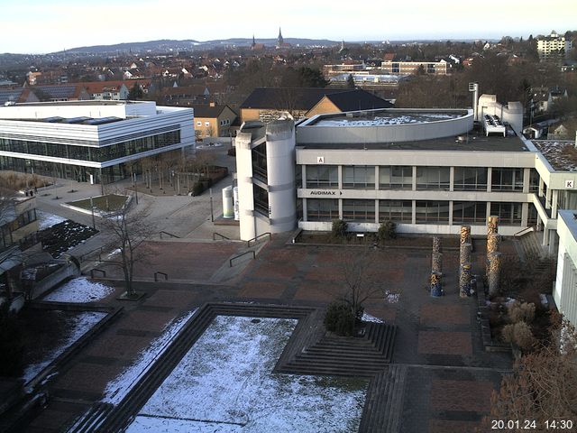 Foto der Webcam: Verwaltungsgebäude, Innenhof mit Audimax, Hörsaal-Gebäude 1