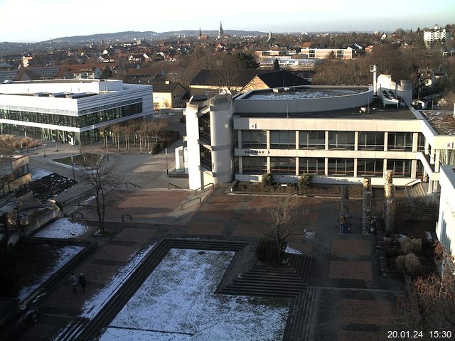 Foto der Webcam: Verwaltungsgebäude, Innenhof mit Audimax, Hörsaal-Gebäude 1