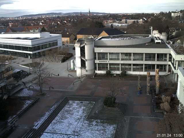 Foto der Webcam: Verwaltungsgebäude, Innenhof mit Audimax, Hörsaal-Gebäude 1