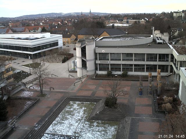 Foto der Webcam: Verwaltungsgebäude, Innenhof mit Audimax, Hörsaal-Gebäude 1