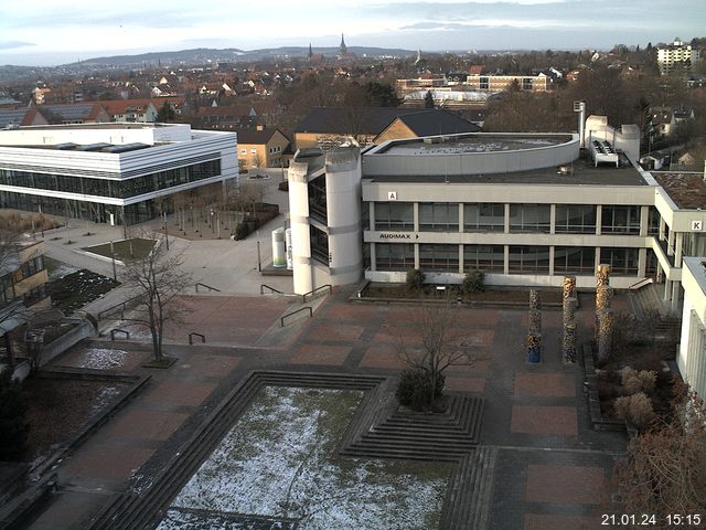 Foto der Webcam: Verwaltungsgebäude, Innenhof mit Audimax, Hörsaal-Gebäude 1