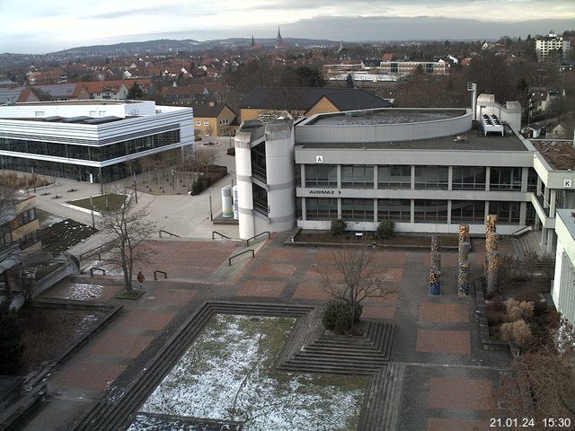 Foto der Webcam: Verwaltungsgebäude, Innenhof mit Audimax, Hörsaal-Gebäude 1