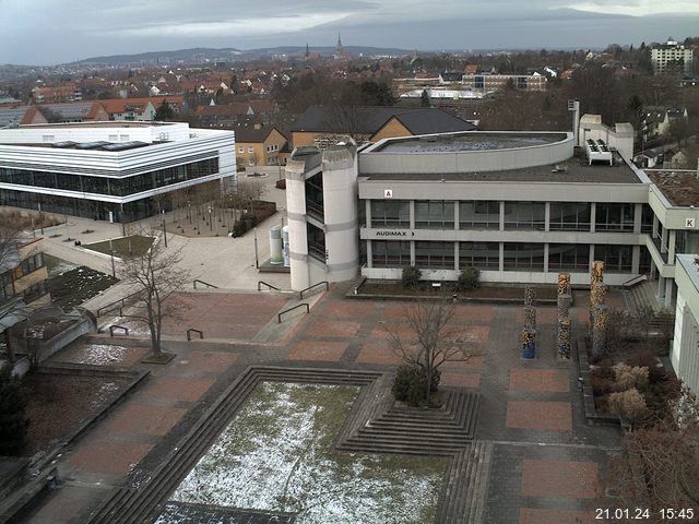 Foto der Webcam: Verwaltungsgebäude, Innenhof mit Audimax, Hörsaal-Gebäude 1