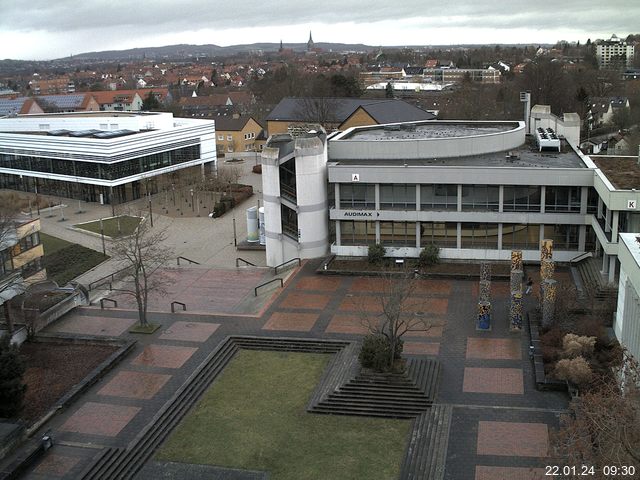 Foto der Webcam: Verwaltungsgebäude, Innenhof mit Audimax, Hörsaal-Gebäude 1