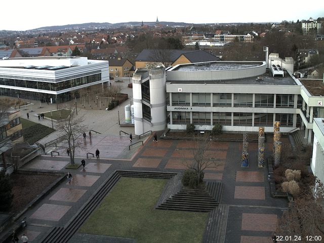 Foto der Webcam: Verwaltungsgebäude, Innenhof mit Audimax, Hörsaal-Gebäude 1