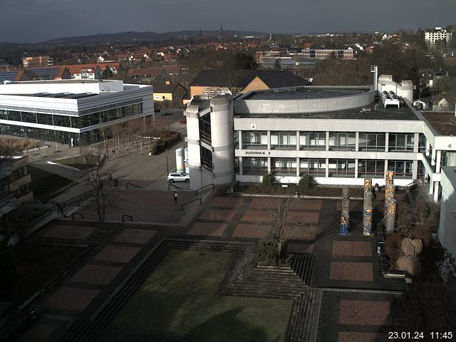 Foto der Webcam: Verwaltungsgebäude, Innenhof mit Audimax, Hörsaal-Gebäude 1