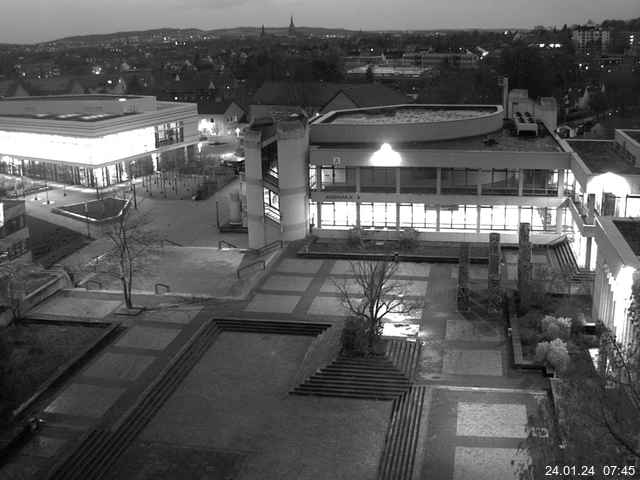 Foto der Webcam: Verwaltungsgebäude, Innenhof mit Audimax, Hörsaal-Gebäude 1