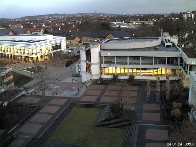 Foto der Webcam: Verwaltungsgebäude, Innenhof mit Audimax, Hörsaal-Gebäude 1