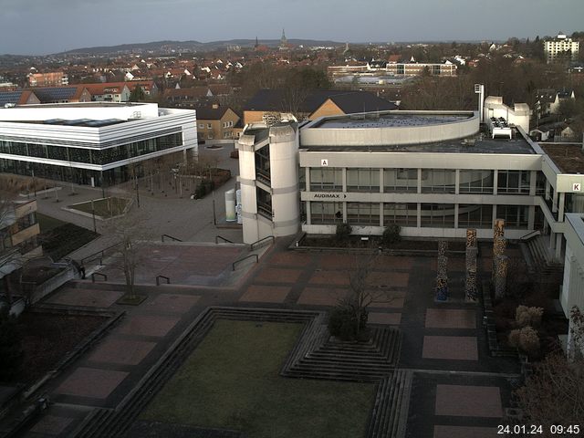 Foto der Webcam: Verwaltungsgebäude, Innenhof mit Audimax, Hörsaal-Gebäude 1