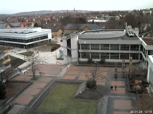 Foto der Webcam: Verwaltungsgebäude, Innenhof mit Audimax, Hörsaal-Gebäude 1