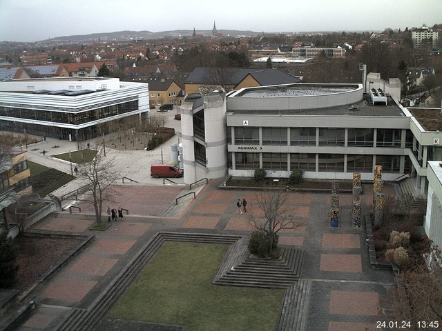 Foto der Webcam: Verwaltungsgebäude, Innenhof mit Audimax, Hörsaal-Gebäude 1