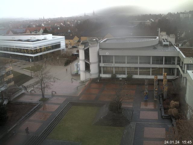 Foto der Webcam: Verwaltungsgebäude, Innenhof mit Audimax, Hörsaal-Gebäude 1