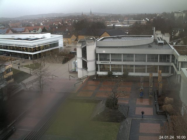 Foto der Webcam: Verwaltungsgebäude, Innenhof mit Audimax, Hörsaal-Gebäude 1