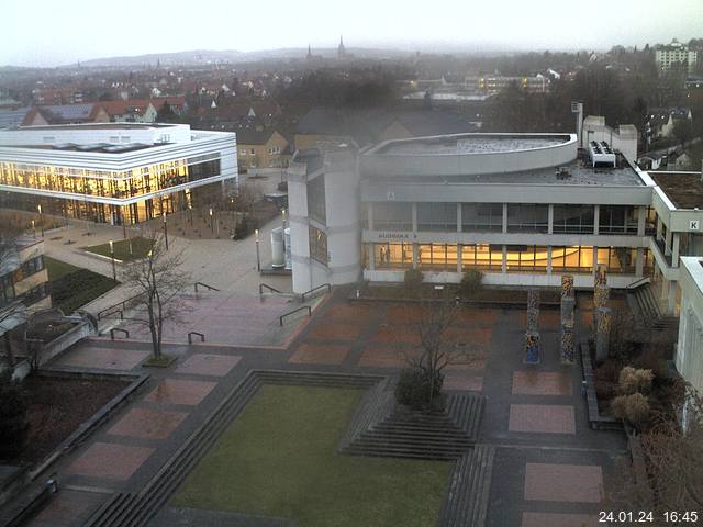 Foto der Webcam: Verwaltungsgebäude, Innenhof mit Audimax, Hörsaal-Gebäude 1