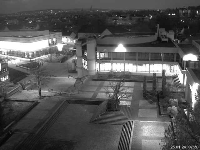 Foto der Webcam: Verwaltungsgebäude, Innenhof mit Audimax, Hörsaal-Gebäude 1