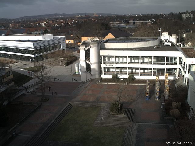 Foto der Webcam: Verwaltungsgebäude, Innenhof mit Audimax, Hörsaal-Gebäude 1