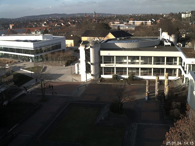 Foto der Webcam: Verwaltungsgebäude, Innenhof mit Audimax, Hörsaal-Gebäude 1