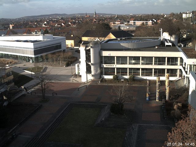 Foto der Webcam: Verwaltungsgebäude, Innenhof mit Audimax, Hörsaal-Gebäude 1