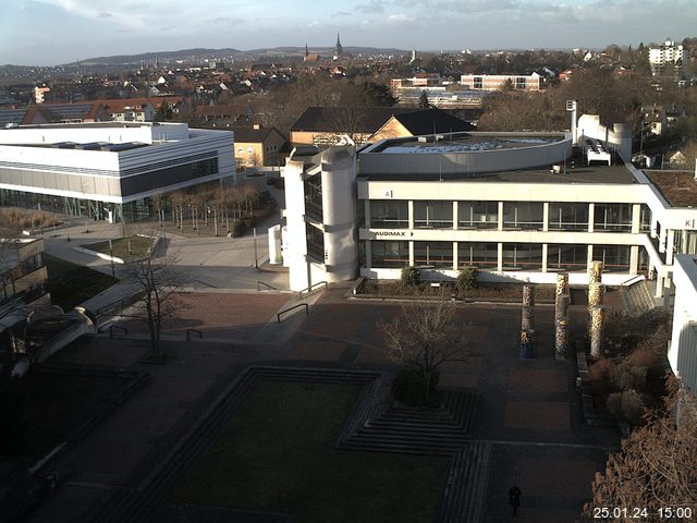 Foto der Webcam: Verwaltungsgebäude, Innenhof mit Audimax, Hörsaal-Gebäude 1