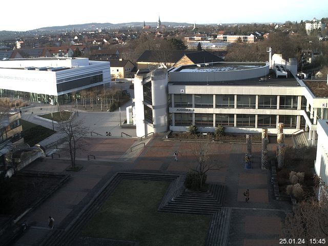 Foto der Webcam: Verwaltungsgebäude, Innenhof mit Audimax, Hörsaal-Gebäude 1