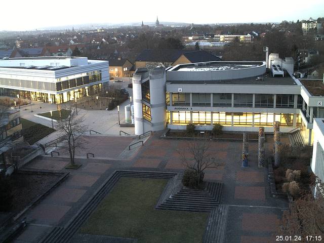 Foto der Webcam: Verwaltungsgebäude, Innenhof mit Audimax, Hörsaal-Gebäude 1