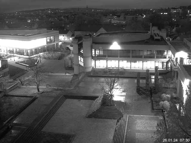 Foto der Webcam: Verwaltungsgebäude, Innenhof mit Audimax, Hörsaal-Gebäude 1